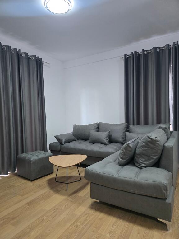 2+1+2 for rent, Zogu zi