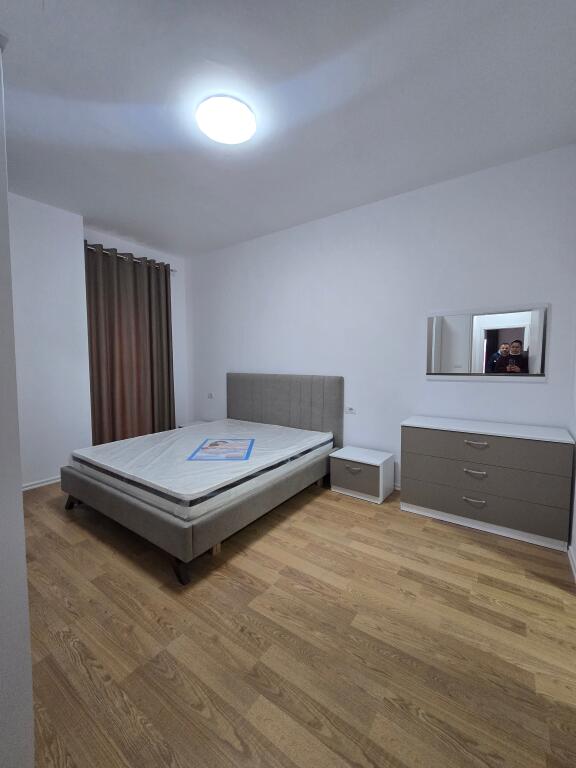 2+1+2 for rent, Zogu zi