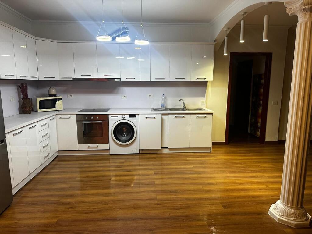 🏠 Jepet me qera apartament super 2+1📍 Rruga e Kavajës 💶 Çmimi: 800 € (i diskutueshëm)