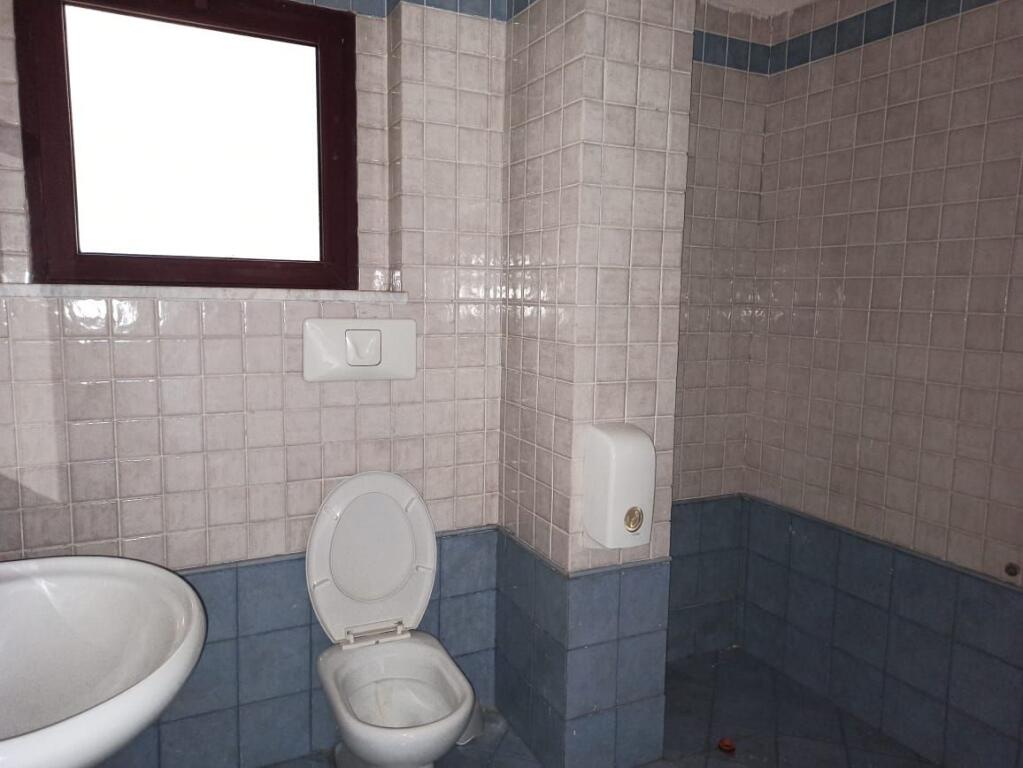 OFFICE FOR RENT 130 M2 CENTER 180,000 LEKE