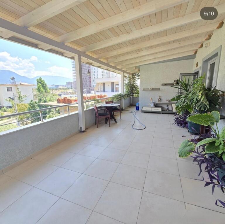🏡 VILË 2-KATËSHE ME QIRA – BULEVARDI I RI
