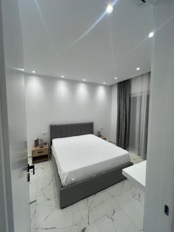 Jepet Me Qera , Apartament 1+1 , Zogu i Zi , Tirane.