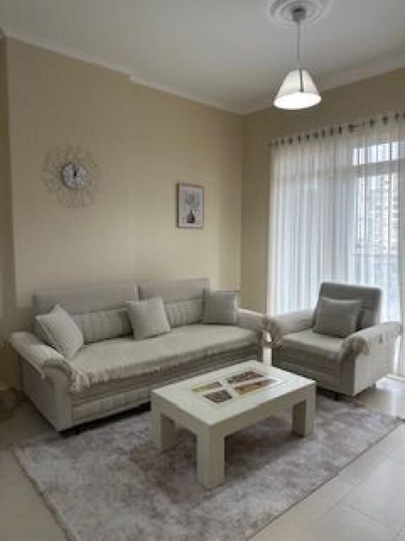 Apartament 1+1 midis Delijorgjit dhe Square21 me 650€