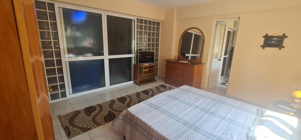 ofrohet per qira apartament 3+1 ne laprake