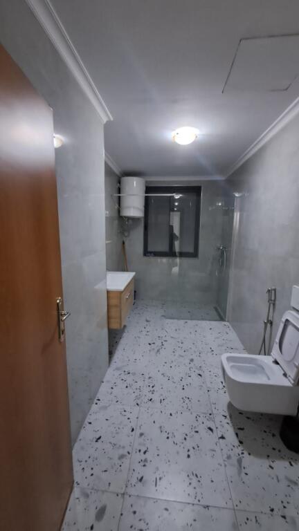 🏢 Zyrë me Qira – Zona e 9-Katëshet