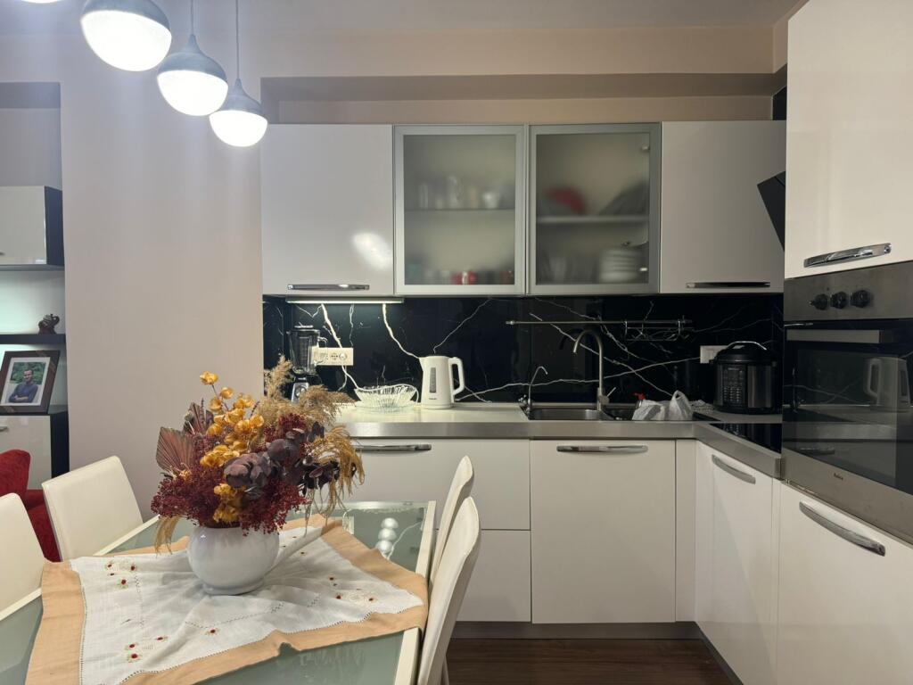 Apartment 2+1 for sale +parking space at Shkolla e Bashkuar