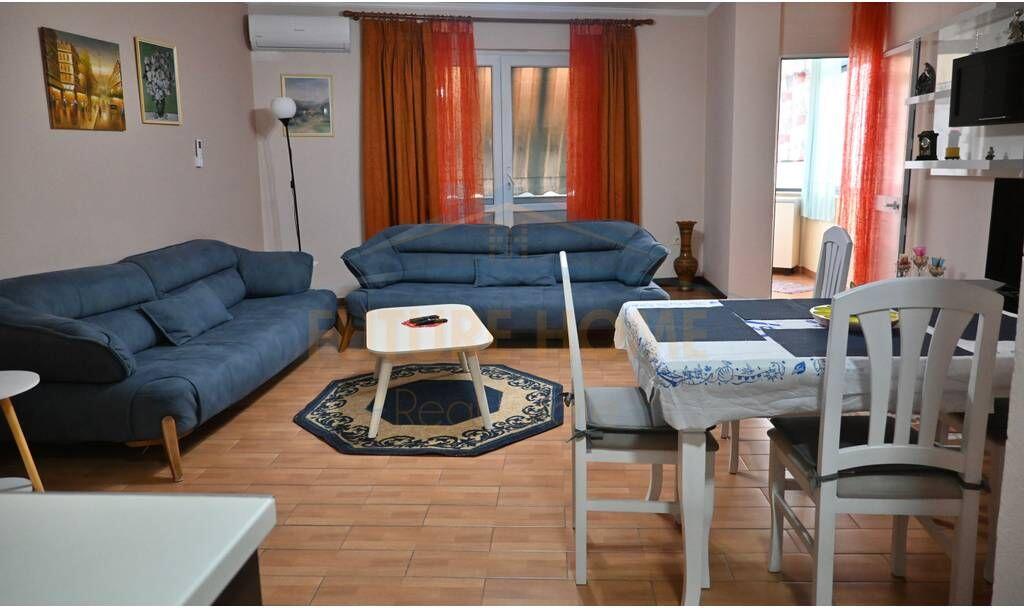Apartament 2+1 me qera në Rrugën e Dibrës