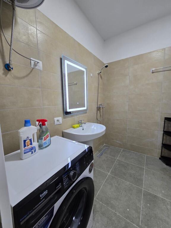 Apartament me qira te Zogu i Zi