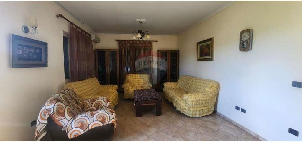 Vilë - Për Shitje - Pezë Helmës, Tiranë(ID: 530171090-1486)