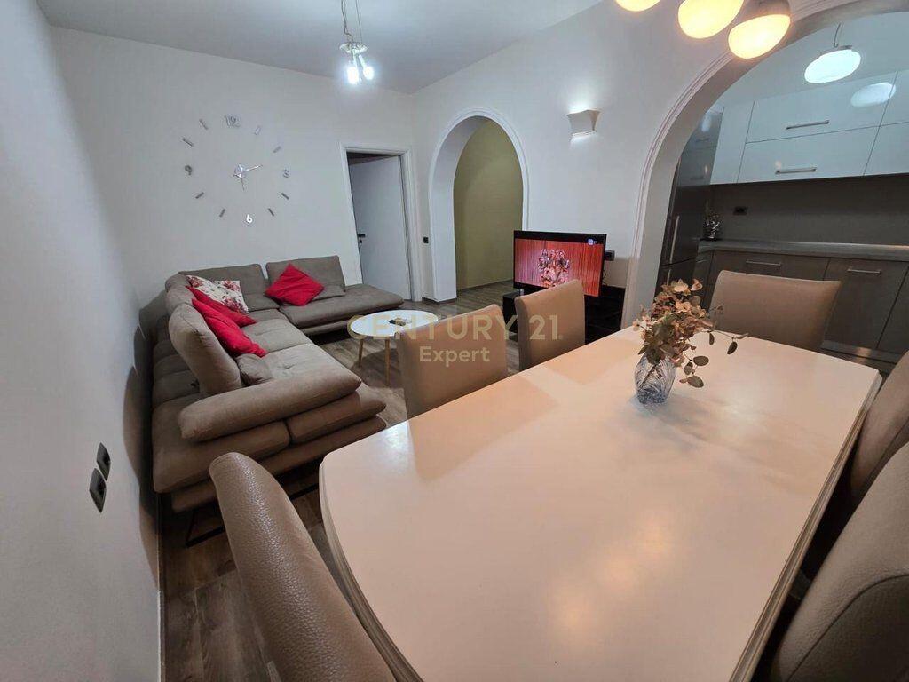 Apartament 1+1 me qera Pazari i Ri