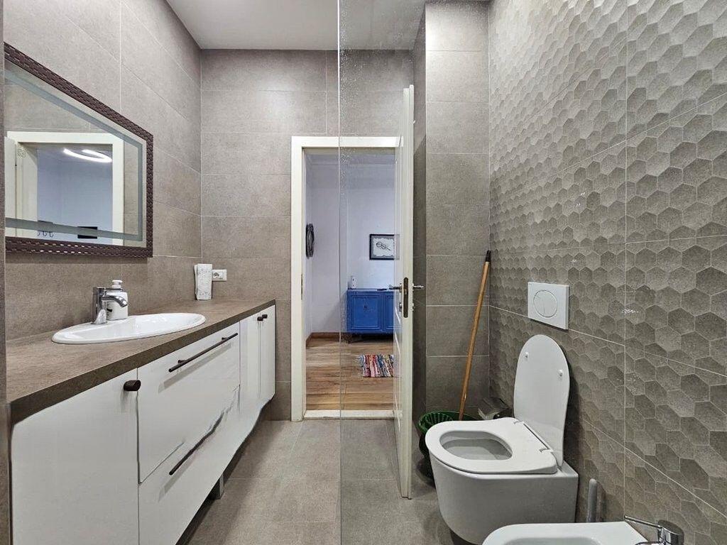 JEPET ME QIRA APARTAMENT 1+1 NE YZBERISH! 500 € /Muaj
