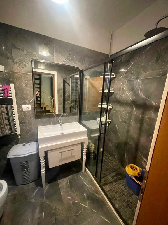 📣 QERA VILE 2-Kateshe 📍 Prane Bulevardit Te Ri ✨