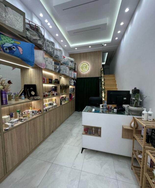 ✨ Negozio Investito in Affitto ad Astir – 50.5 m² con Ambiente Diverso