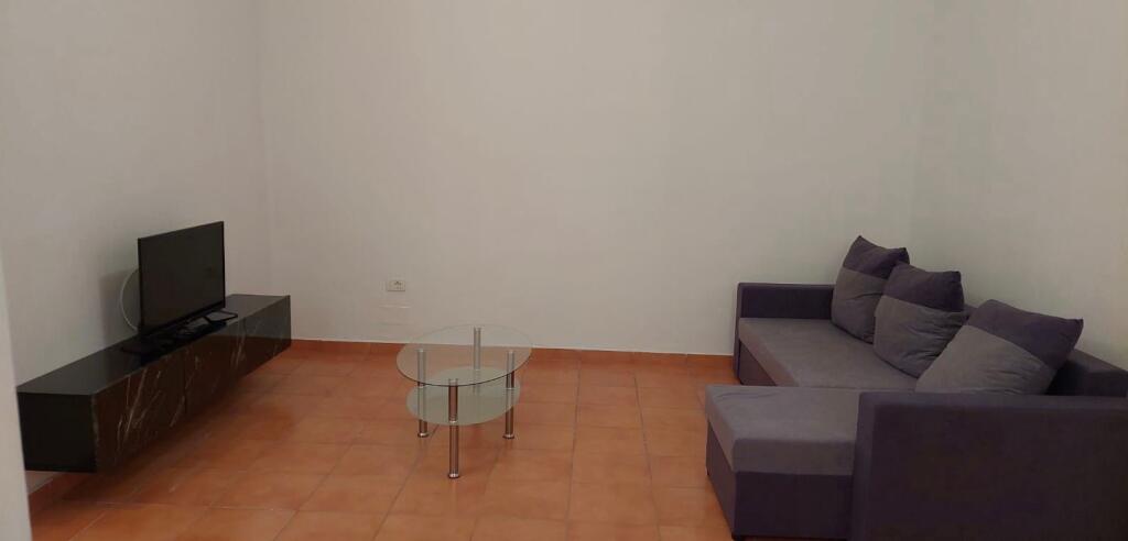Apartament 2+1+2 me qera tek Fratari ne Astir