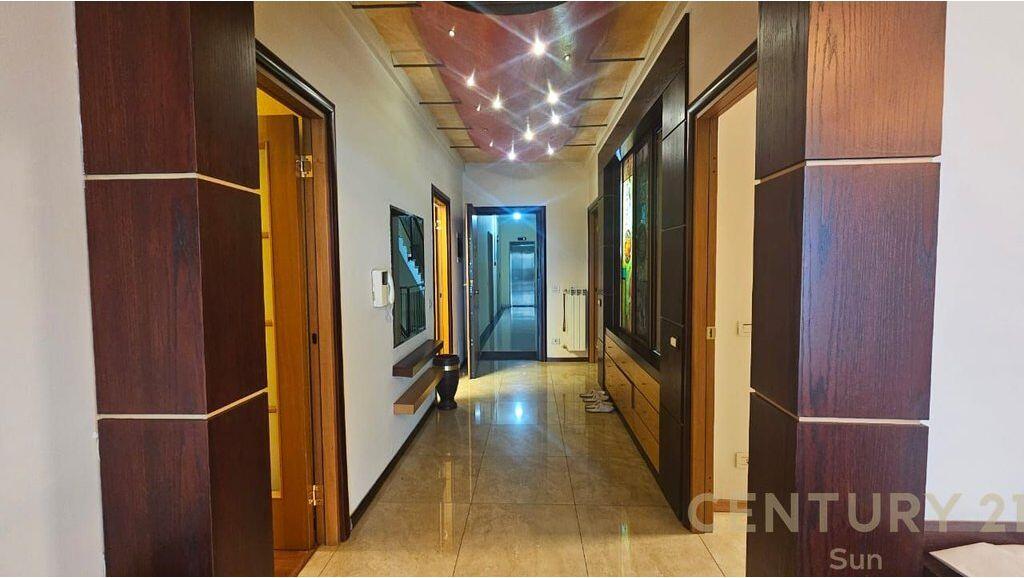 APARTAMENT PER QIRA 3+1+2+ TEK ETC-ja