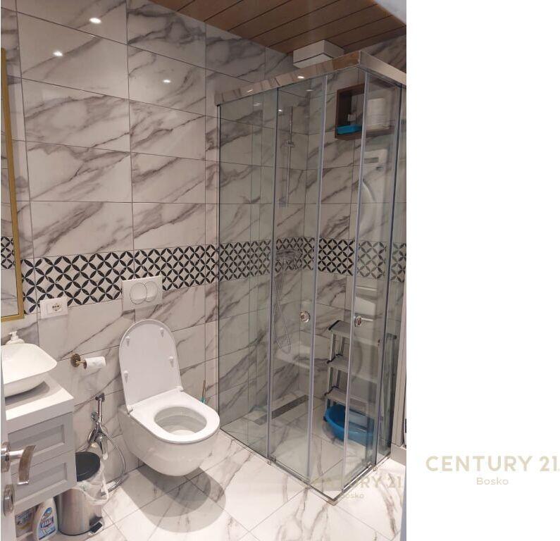 JAPIM ME QIRA APARTAMENT MODERN 2+1+2+ POST PARKIMI TE KOMPLEKSI FIORI DI BOSKO