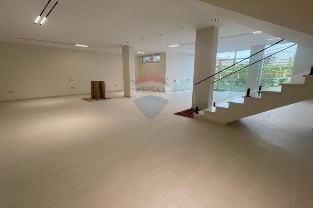Villa in Affitto - Long Hill Residence
