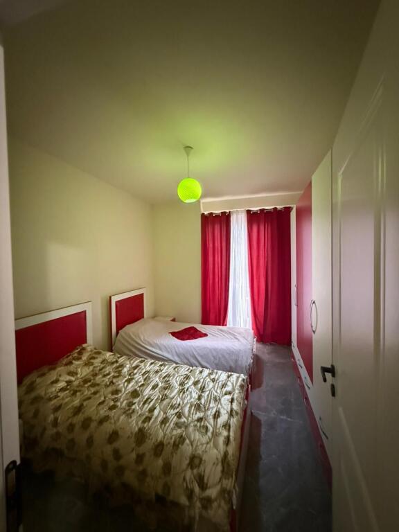 Apartment 2+1+2+balcony for rent in Kamez