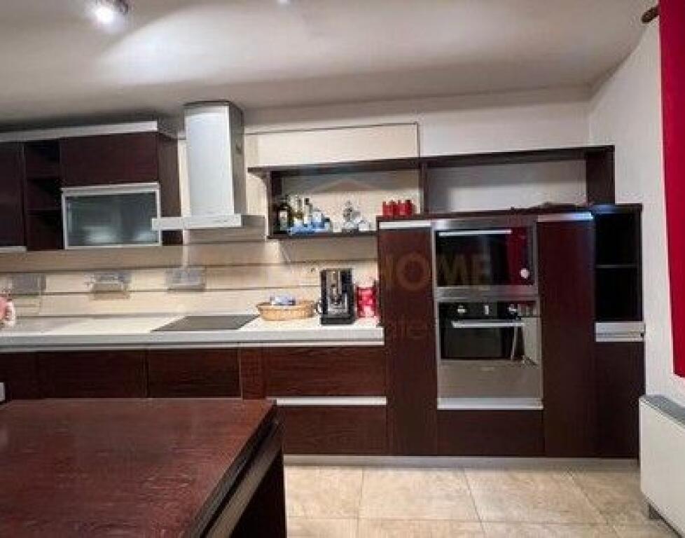 Rent, Apartment 3+1+2, Near Downtown, Tirana