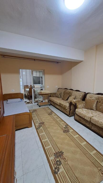🏡 APPARTAMENTO 3+1 IN AFFITTO – VICINO ALL'UNIVERSITÀ “ZOJA E KËSHILLIT TË MIRË”