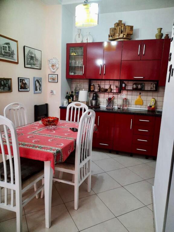 📣 VENDESI Appartamento 2+1 📍 Zogu i Zi, Vicino Ring Center ✨