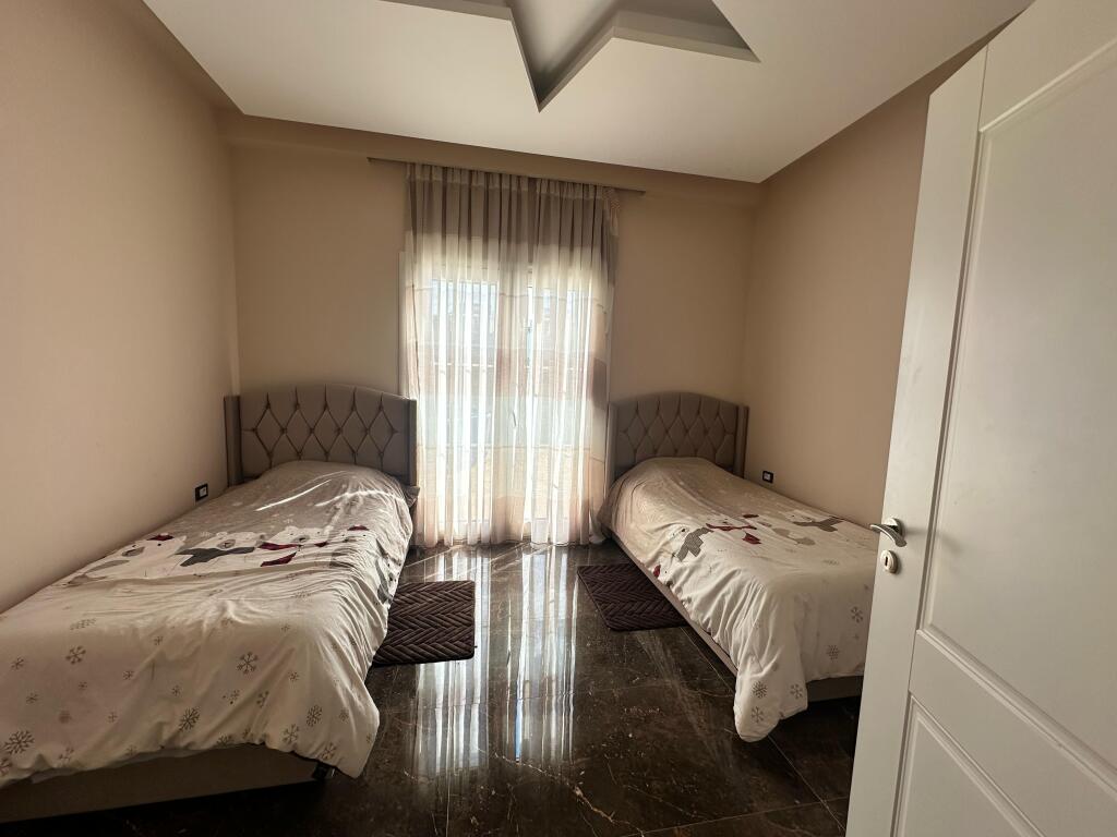 Penthouse  Garage for Long-Term Rent, Vlora
