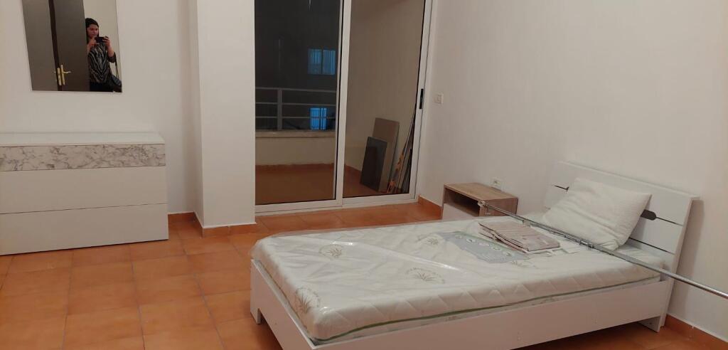 Apartament 2+1+2 me qera tek Fratari ne Astir