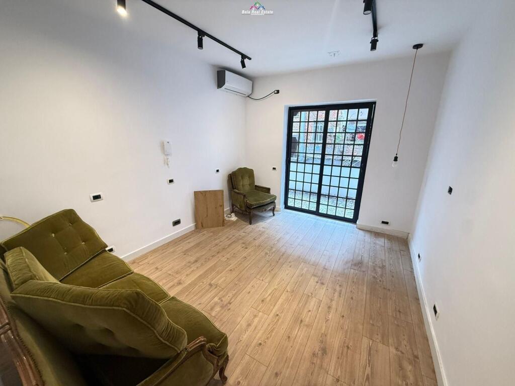 Ufficio in Affitto in Via Durazzo (ID BZ289) Tirana