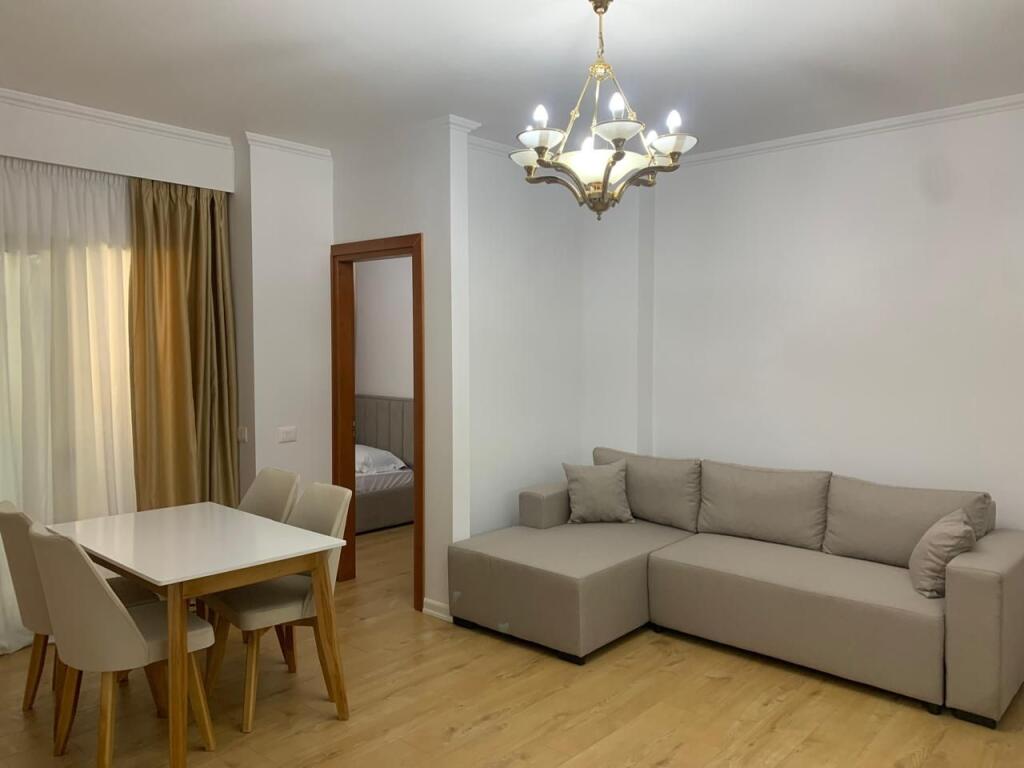 Shitet Apartament 2+1 – Liqeni i Thatë 🌿