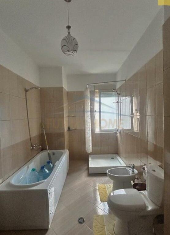 In vendita, Appartamento 2+1, Via Dajtit Fresk, Tirana
