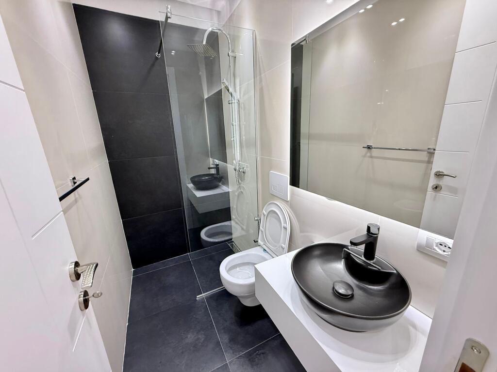 📣 QERA SUPER Apartament 2+1 📍 Ish Blloku, Prane Universitetit Juridik ✨