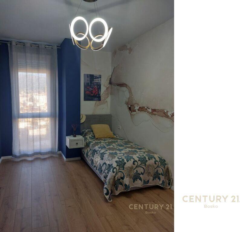 JAPIM ME QIRA APARTAMENT MODERN 2+1+2+ POST PARKIMI TE KOMPLEKSI FIORI DI BOSKO