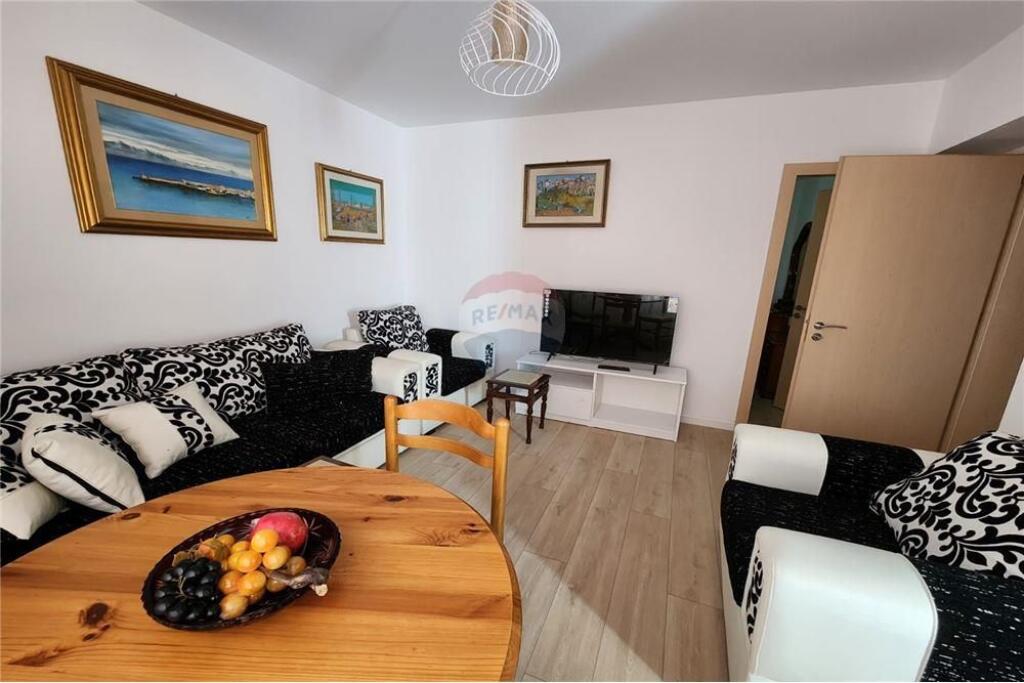 Apartament 1 +1 me. Qira te shkolla Baletit