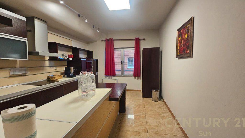 APARTAMENT PER QIRA 3+1+2+ TEK ETC-ja