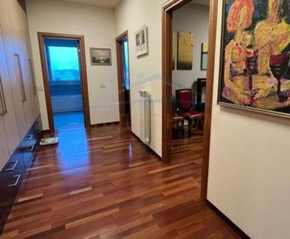 Rent, Apartment 3+1+2, Near Downtown, Tirana