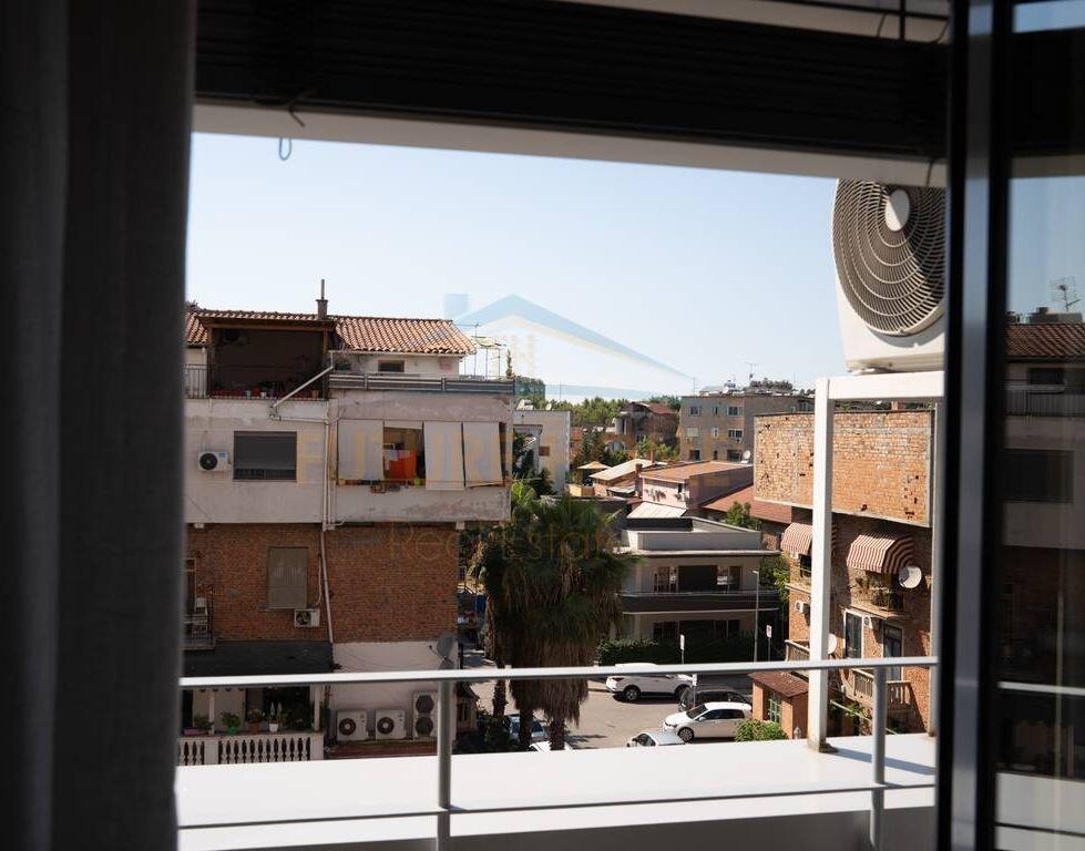 Qera, Apartament 3+1+2, Stadiumi Dinamo