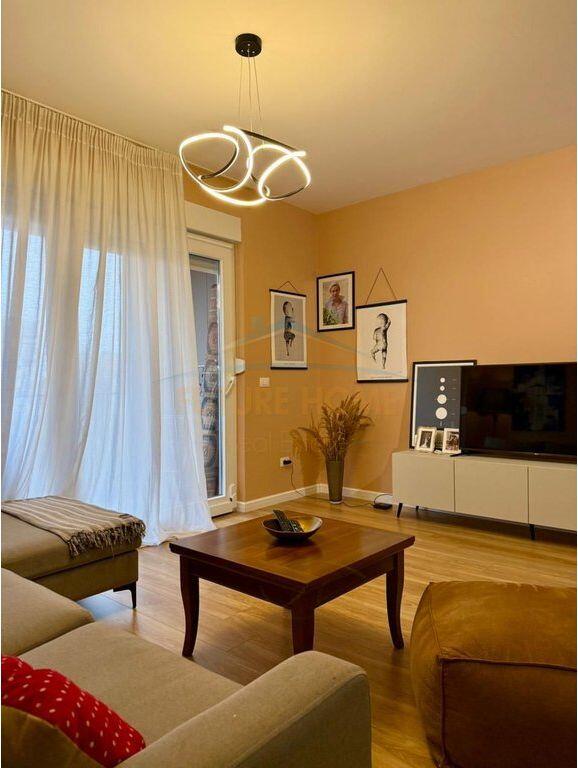 In vendita, Appartamento 2+1, Via Barrikadave, Tirana.