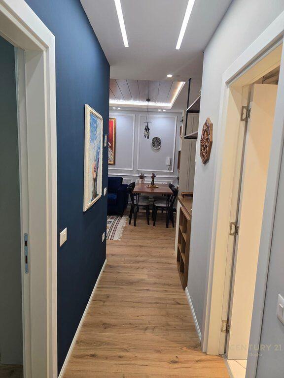 JAPIM ME QIRA APARTAMENT MODERN 2+1+2+ POST PARKIMI TE KOMPLEKSI FIORI DI BOSKO