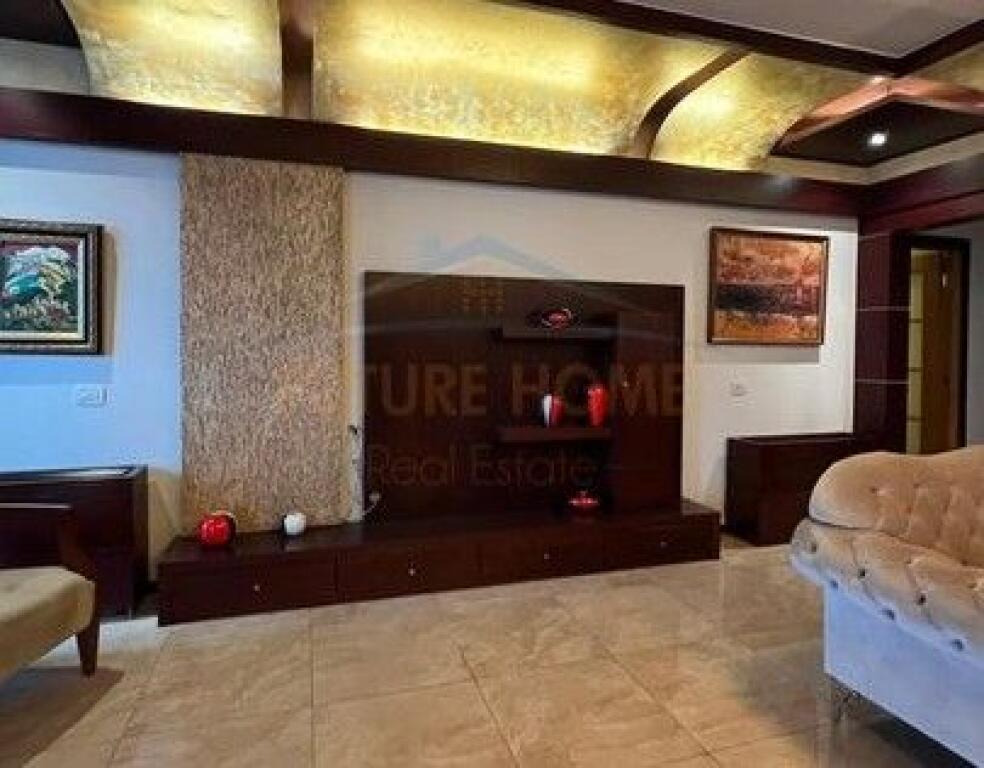 Rent, Apartment 3+1+2, Near Downtown, Tirana