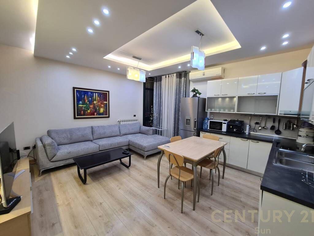 APARTAMENT 2+1 PER QIRA PRANE LIQENI ARTIFICIAL
