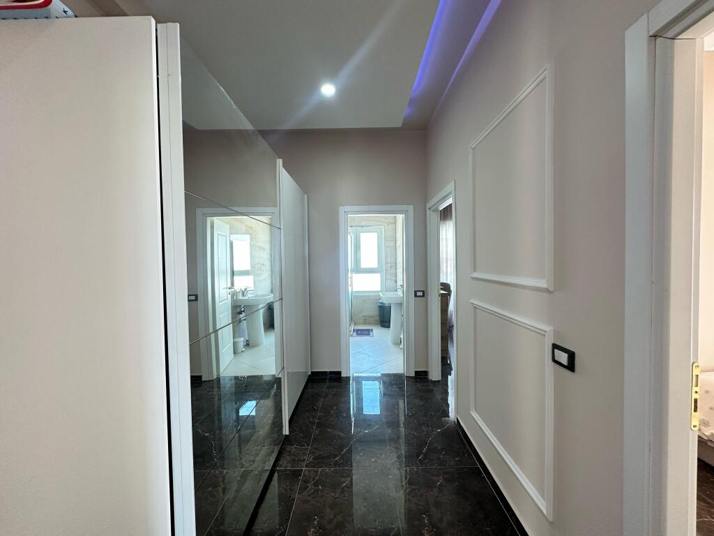 Penthouse  Garage for Long-Term Rent, Vlora