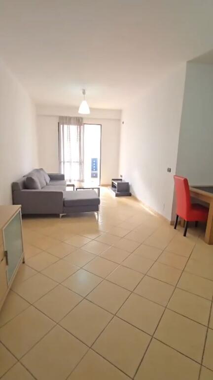 Jepet me qera apartament 2+1 ne Yzberisht prane Nela 6