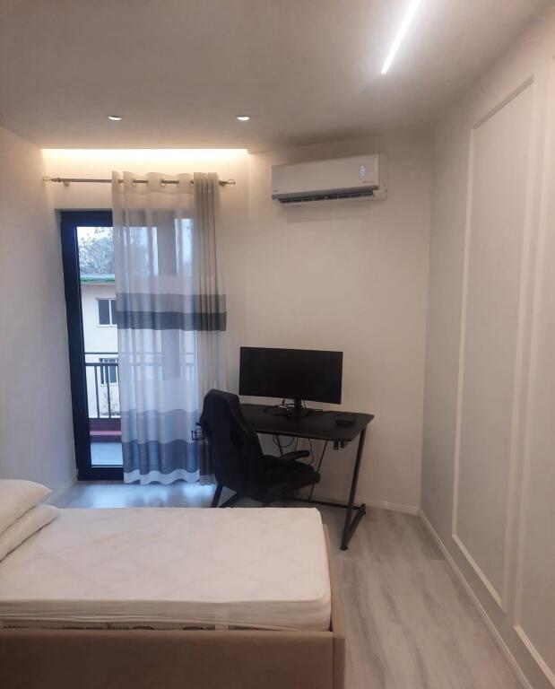 APARTAMENT ME QERA 2+1+2 FARMACIA 10 750 EURO