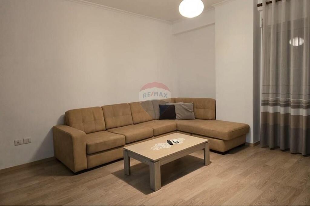 Apartament 1+1 per qira Rruga e Kavajes!