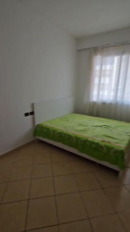 Jepet me qera apartament 2+1 ne Yzberisht prane Nela 6