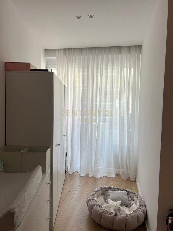 APARTAMENT 2+1+2 +POST PARKIMI ME QIRA, PRANE RADISSONIT, LIQENI I THATE!