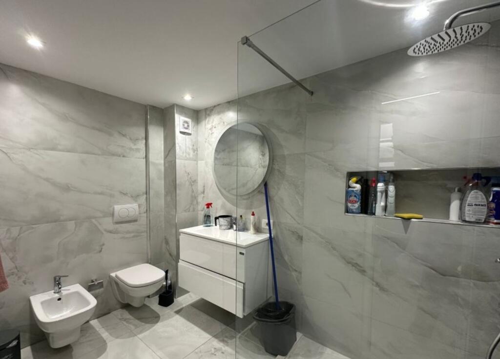 ✨ Negozio Investito in Affitto ad Astir – 50.5 m² con Ambiente Diverso