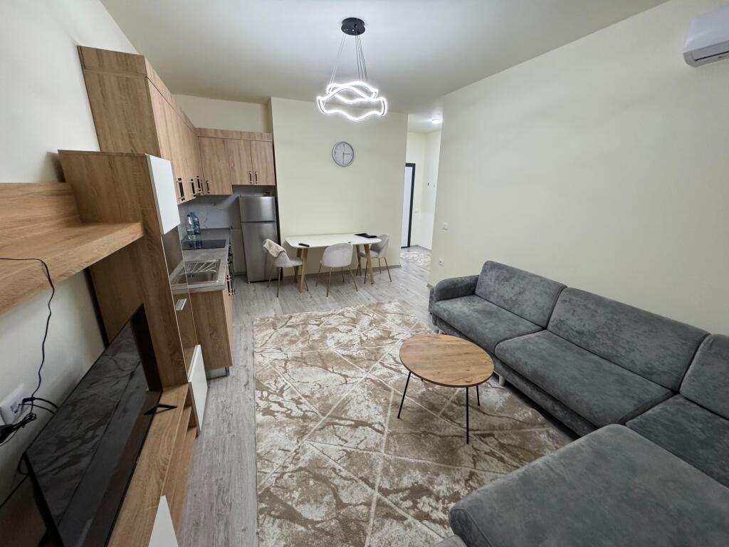 🏡 Affitto Appartamento 1+1 con Parcheggio 📍 Via 4 Martiri 📐 Superficie: 69 m² 🏢 Palazzo nuovo ⬆️ Piano: 2 🚗 Parcheggio incluso 💰 Prezzo: 700💶/mese