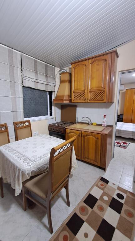 🏡 APPARTAMENTO 3+1 IN AFFITTO – VICINO ALL'UNIVERSITÀ “ZOJA E KËSHILLIT TË MIRË”