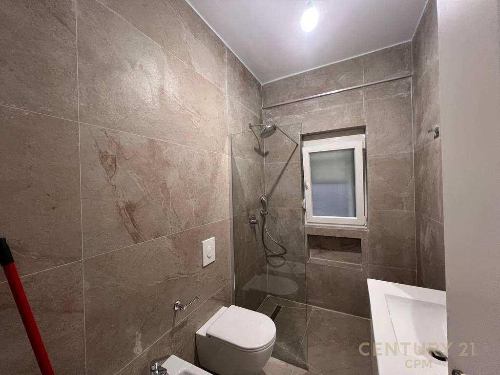 NEL COMUNE DI PARIGI, AFFITTIAMO PIANO VILLA! 450 € /Mese